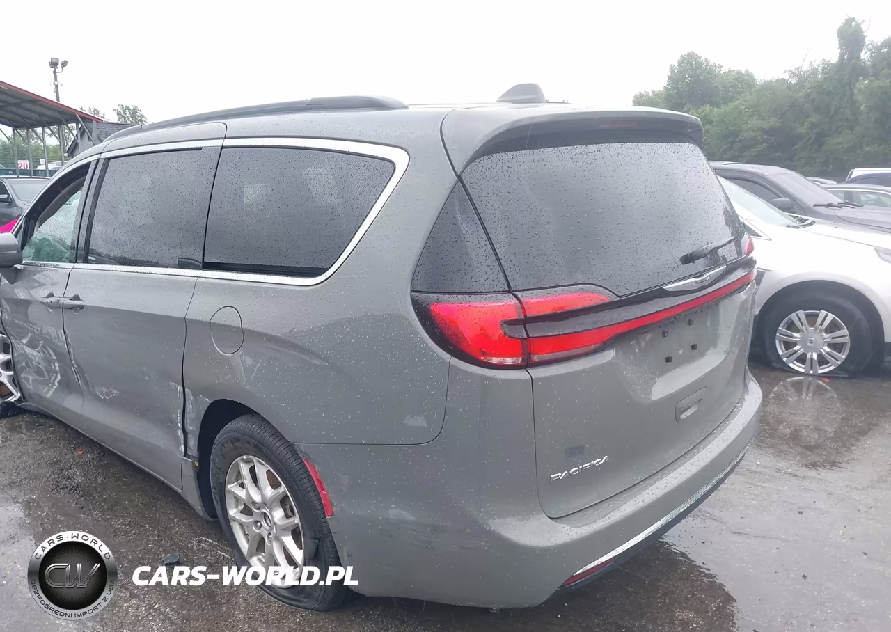 2022 Chrysler Pacifica Touring L VIN:2C4RC1BG4NR190980 - 19