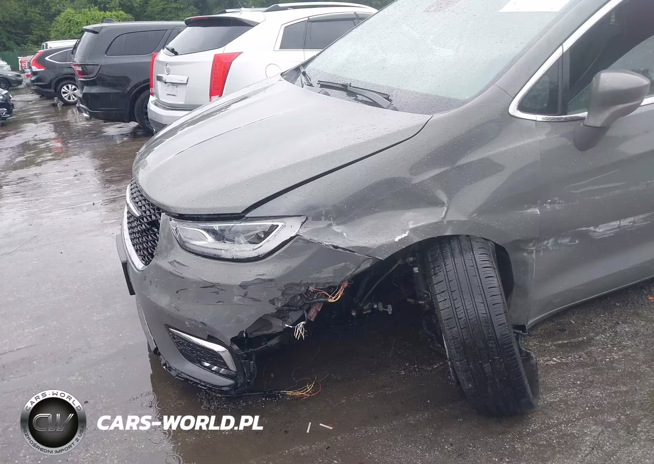 2022 Chrysler Pacifica Touring L VIN:2C4RC1BG4NR190980 - 6
