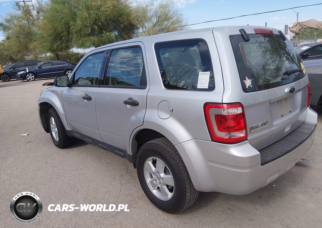 2012 Ford Escape Xls VIN:1FMCU0C74CKB32368 - 3