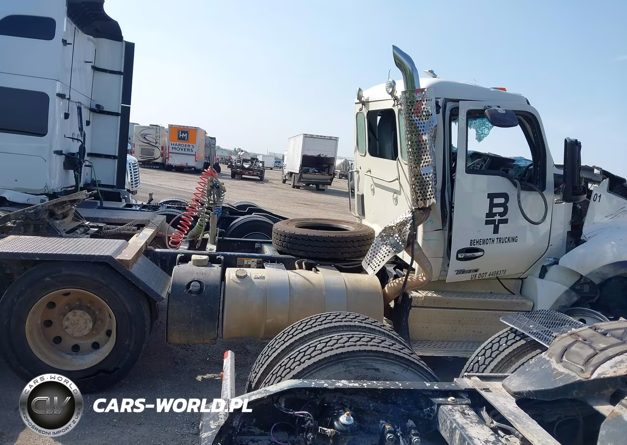 2025 Kenworth T880 VIN:1XKZD40X2SJ169907 - 13