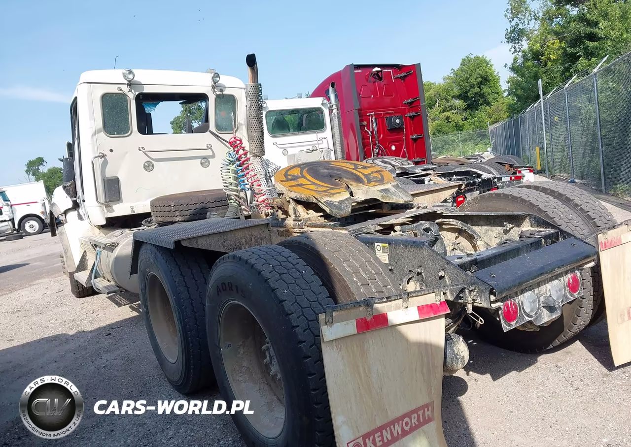 2025 Kenworth T880 VIN:1XKZD40X2SJ169907 - 3