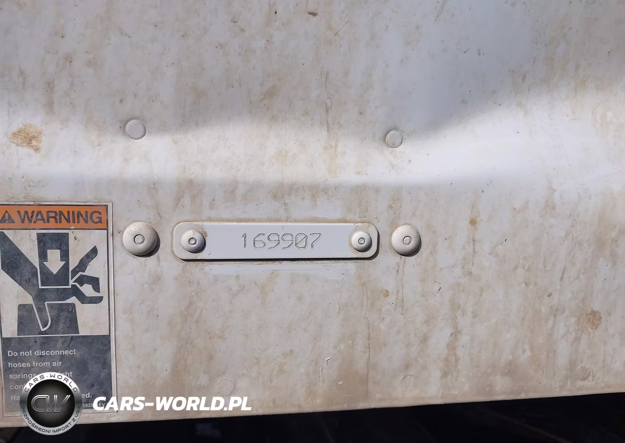 2025 Kenworth T880 VIN:1XKZD40X2SJ169907 - 8