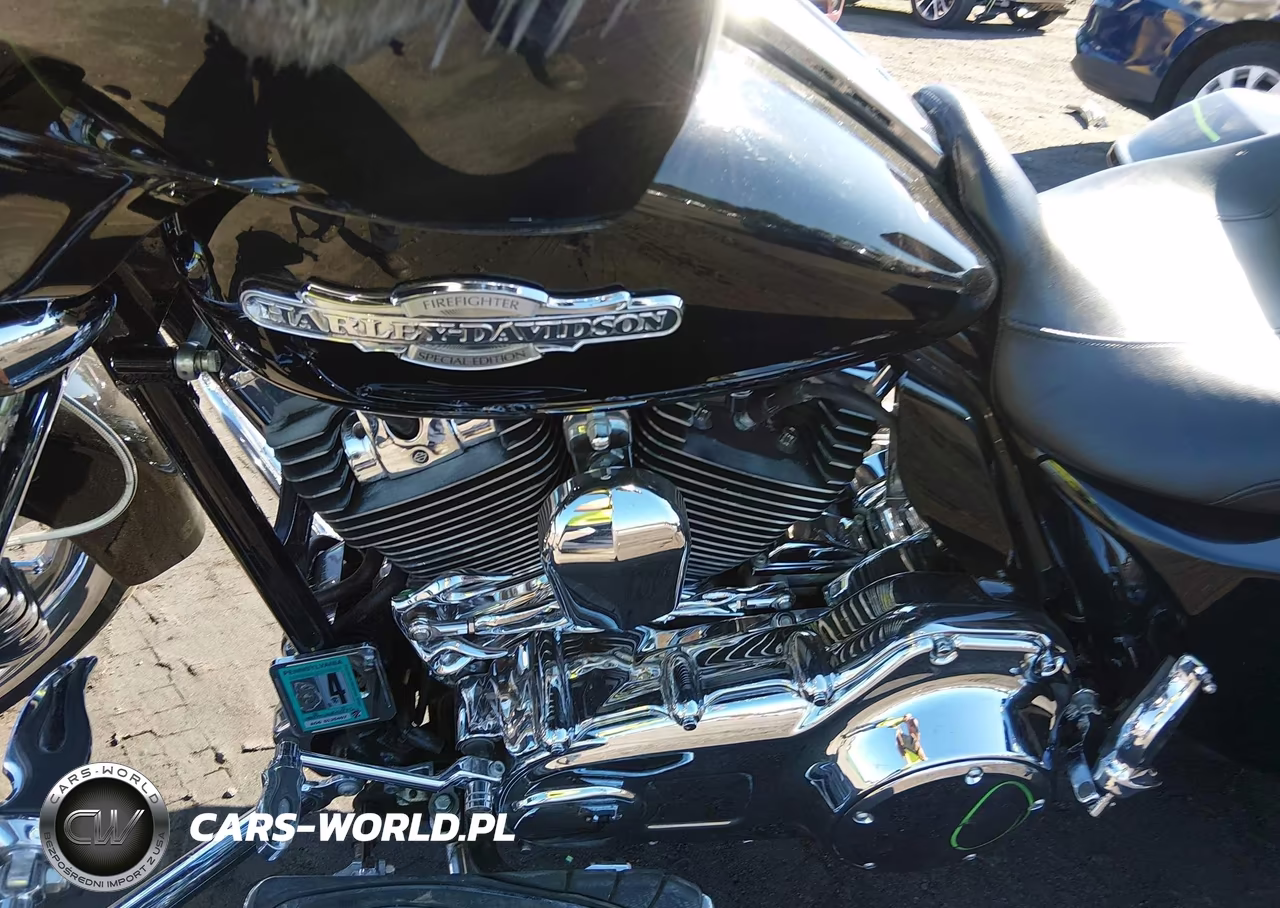 2014 Harley-Davidson Flhx Shrine Street Glide VIN:1HD1KPM13EB701376 - 9