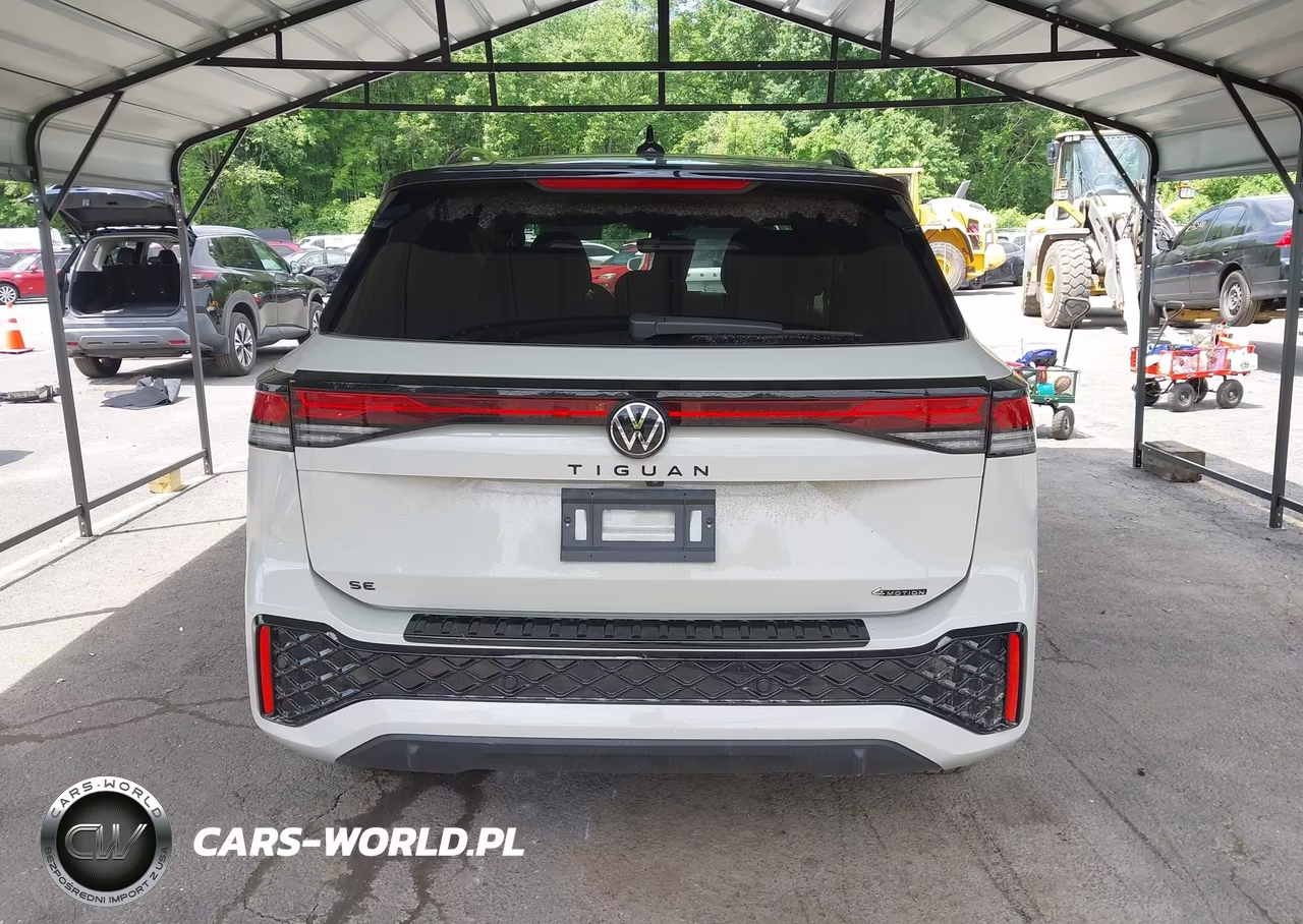 2026 Volkswagen Tiguan Se R-Line Black VIN:3VVGR7RM1TM040464 - 15