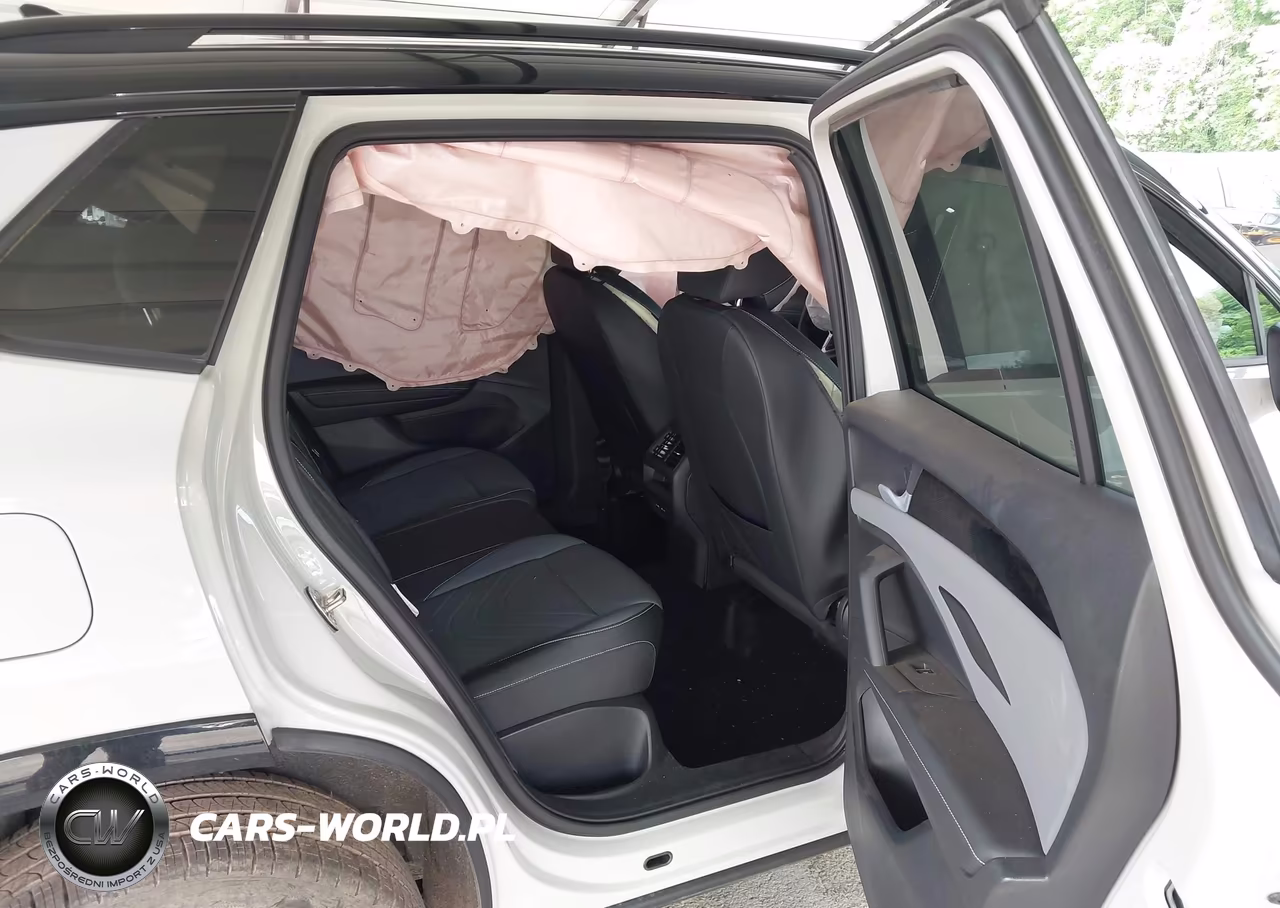 2026 Volkswagen Tiguan Se R-Line Black VIN:3VVGR7RM1TM040464 - 8