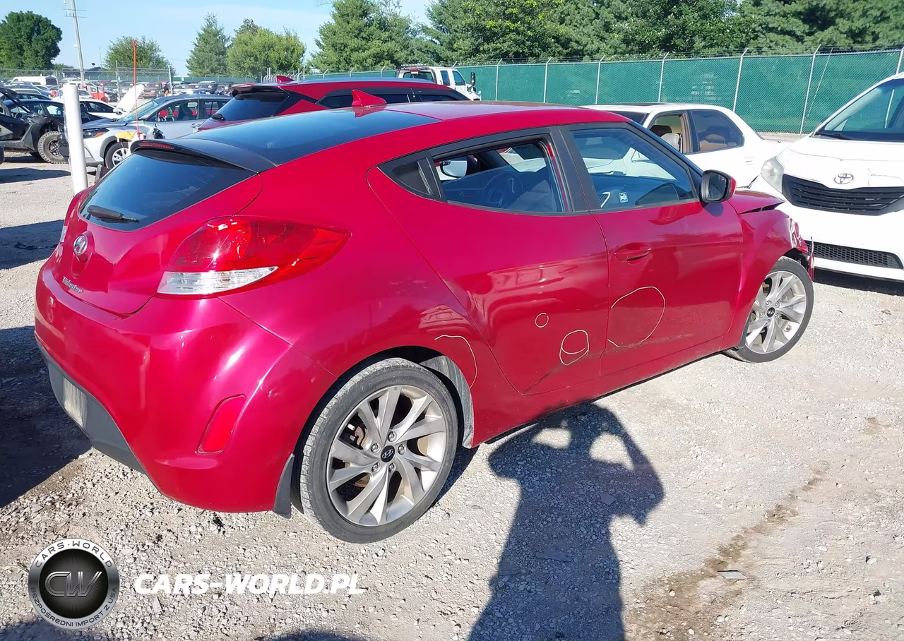2017 Hyundai Veloster VIN:KMHTC6AD6HU317452 - 4