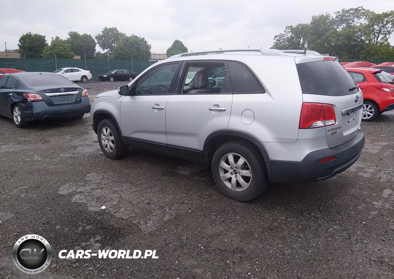 2011 Kia Sorento Lx VIN:5XYKT3A11BG090894 - 3