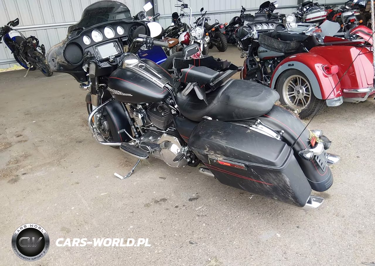 2016 Harley-Davidson Flhxs Street Glide Special VIN:1HD1KRM12GB627866 - 3
