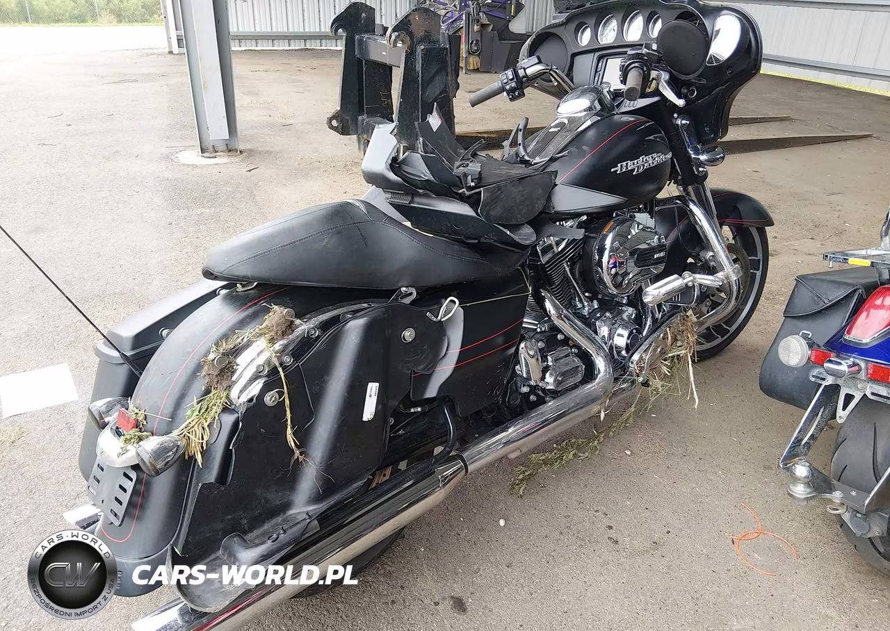2016 Harley-Davidson Flhxs Street Glide Special VIN:1HD1KRM12GB627866 - 4