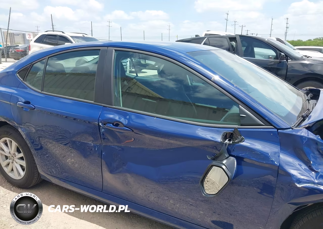 2026 Toyota Camry Le VIN:4T1DAACK2TU274097 - 14