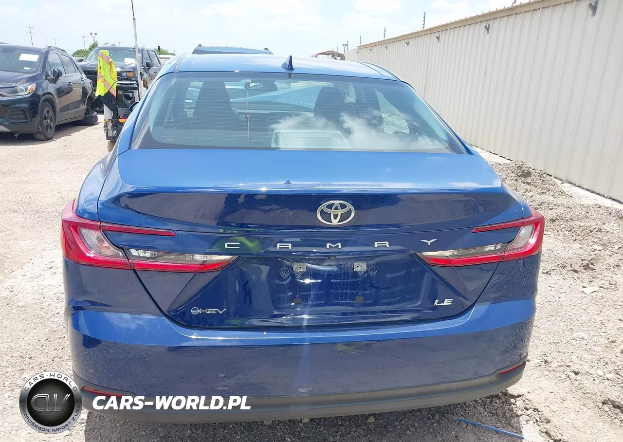 2026 Toyota Camry Le VIN:4T1DAACK2TU274097 - 17