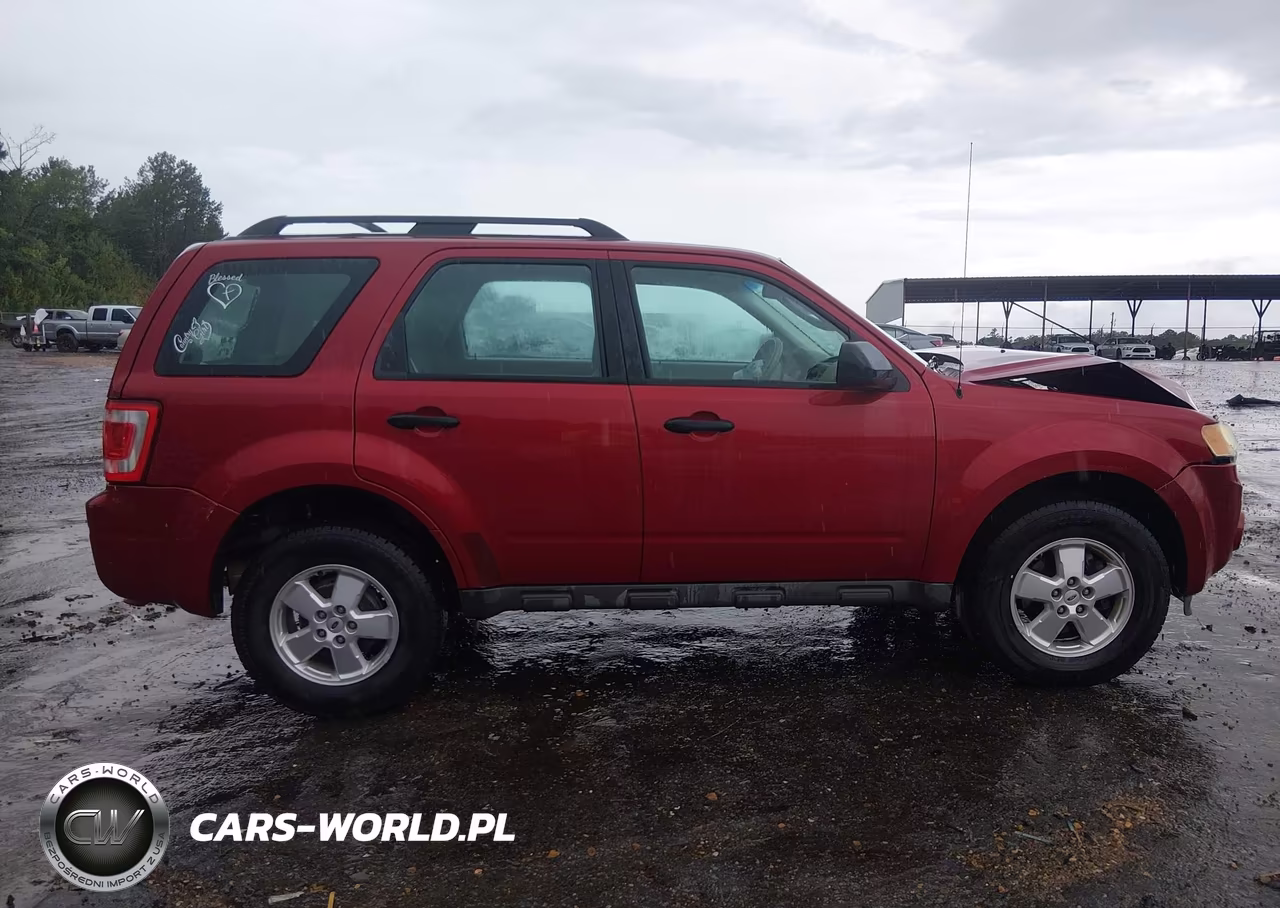2011 Ford Escape Xls VIN:1FMCU0C78BKC12982 - 13