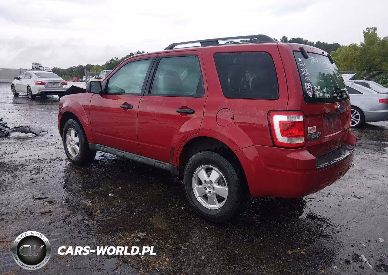 2011 Ford Escape Xls VIN:1FMCU0C78BKC12982 - 3