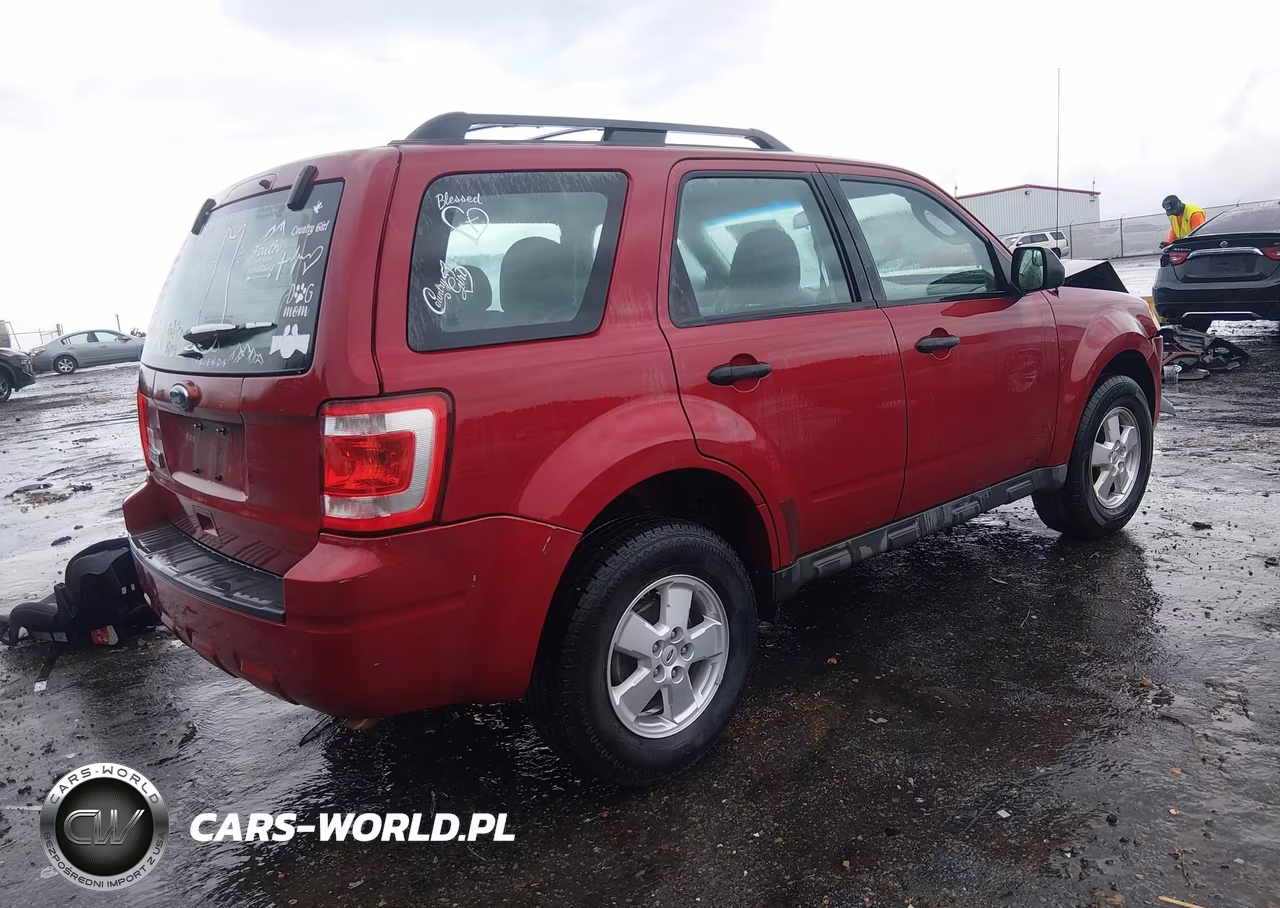 2011 Ford Escape Xls VIN:1FMCU0C78BKC12982 - 4