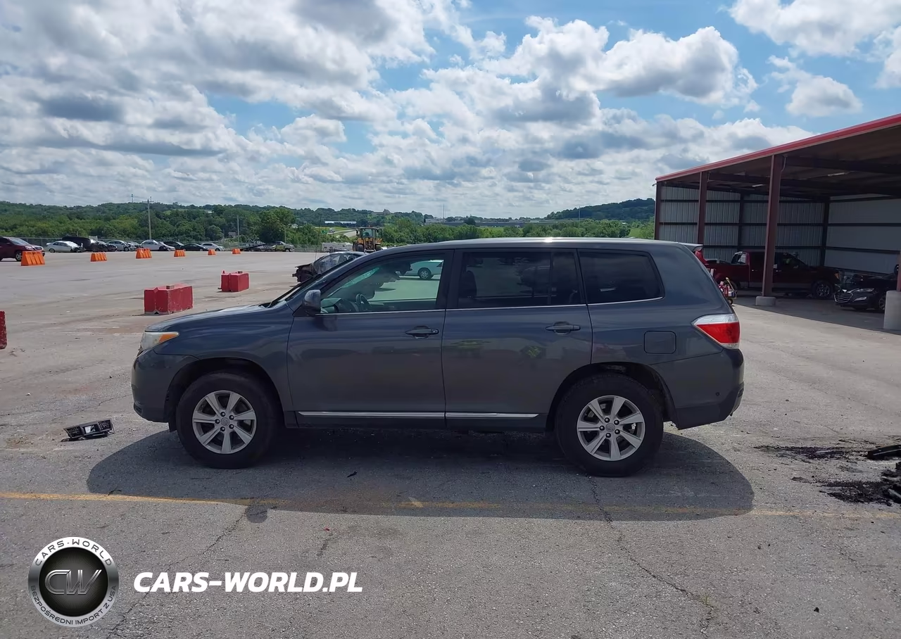 2011 Toyota Highlander Base V6 VIN:5TDBK3EH4BS071138 - 15