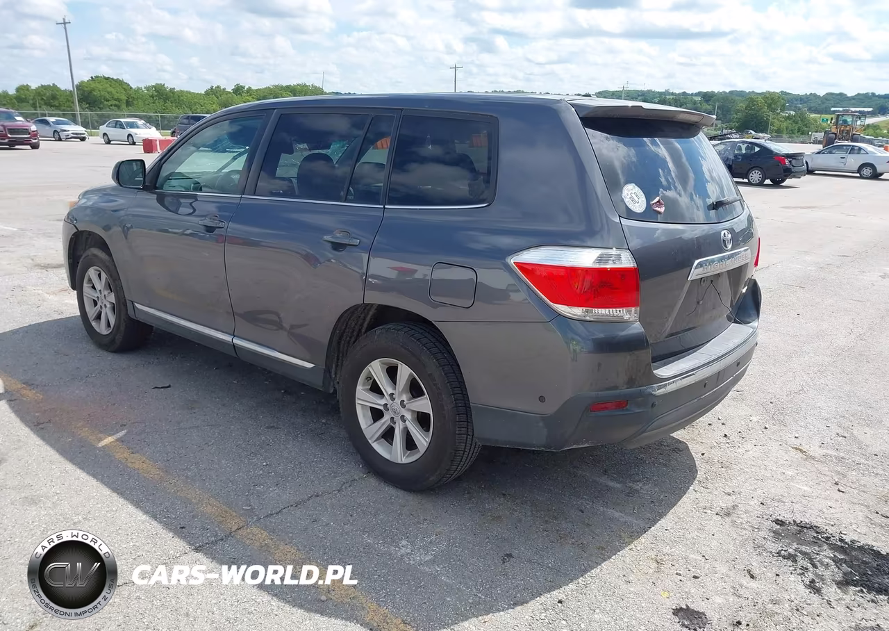 2011 Toyota Highlander Base V6 VIN:5TDBK3EH4BS071138 - 3