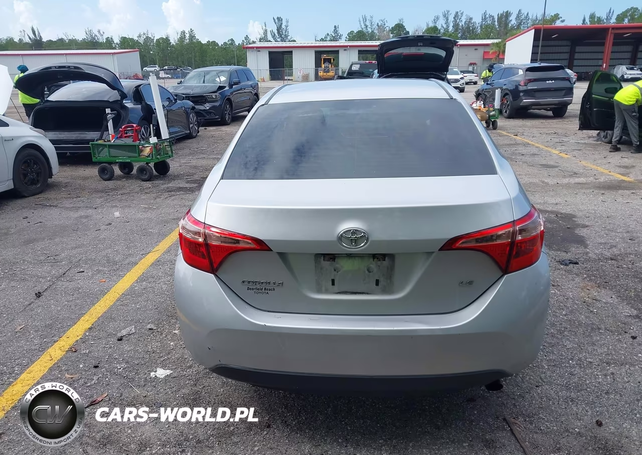 2019 Toyota Corolla Le VIN:5YFBURHE8KP871335 - 17