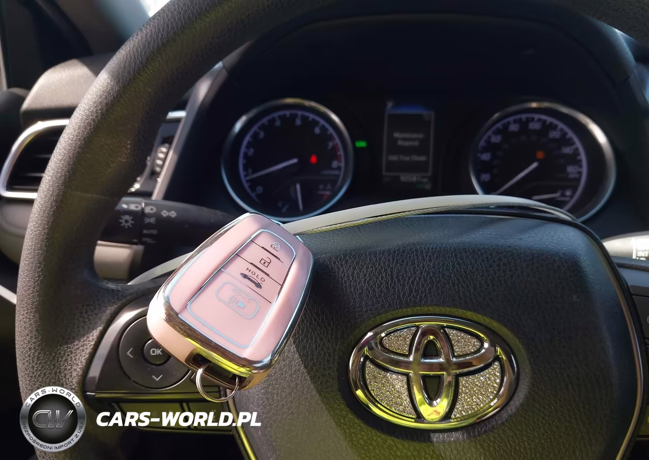 2018 Toyota Camry Le VIN:4T1B11HK0JU611329 - 11