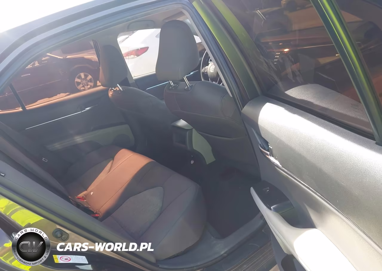 2018 Toyota Camry Le VIN:4T1B11HK0JU611329 - 8