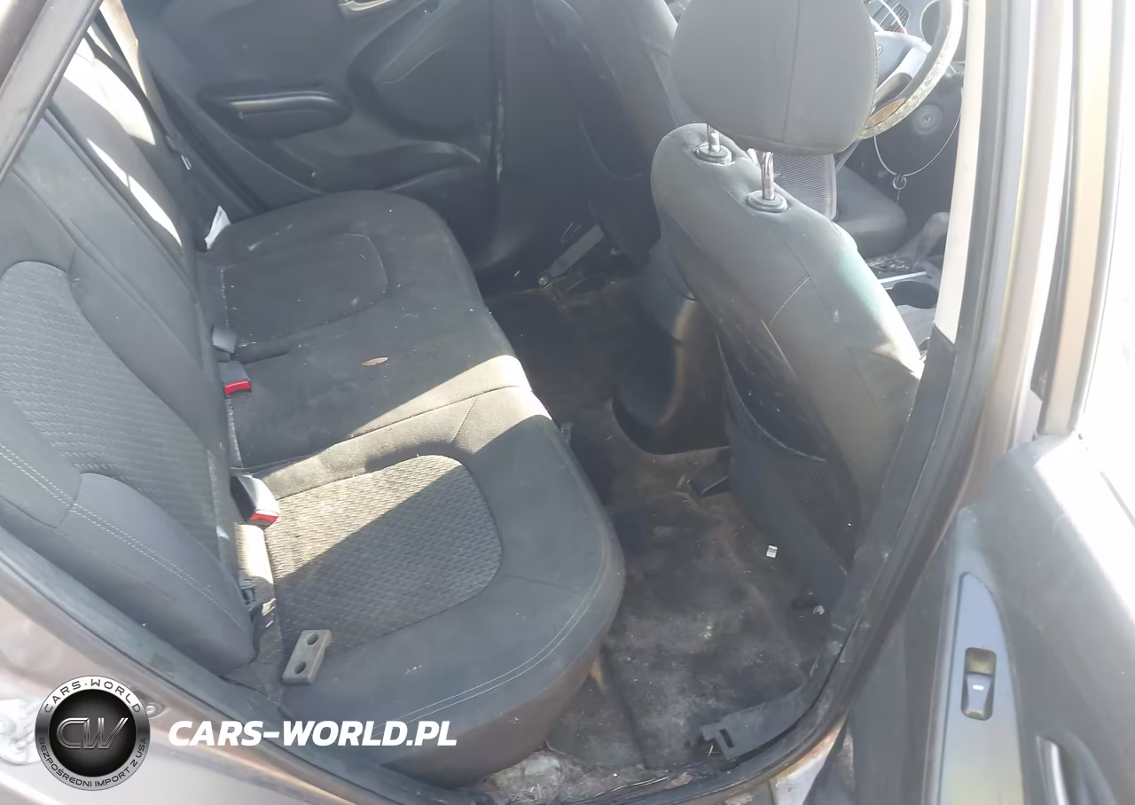 2010 Hyundai Tucson Gls VIN:KM8JT3AC2AU078341 - 8