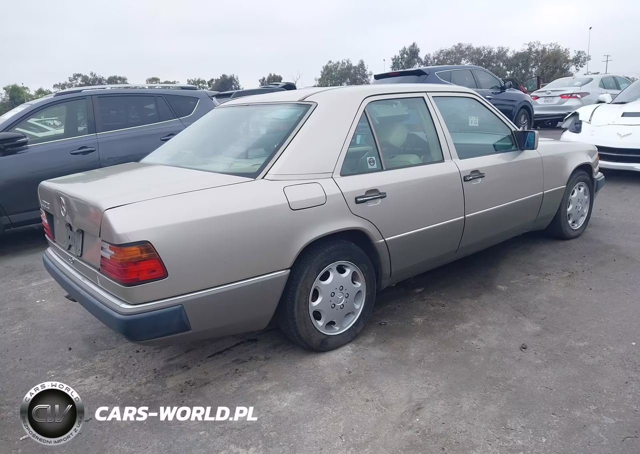 1992 Mercedes-Benz 400 E VIN:WDBEA34E7NB659651 - 4