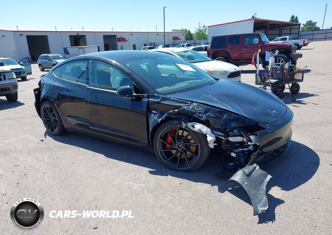 2025 Tesla Model 3 Performance All-Wheel Drive – zdjęcie 1 z 19