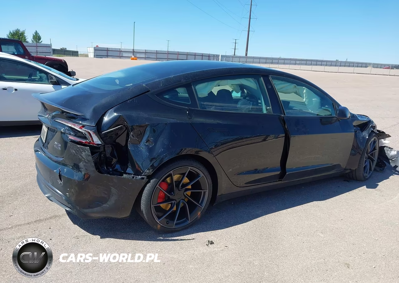 2025 Tesla Model 3 Performance All-Wheel Drive VIN:5YJ3E1ET2SF077433 - 4