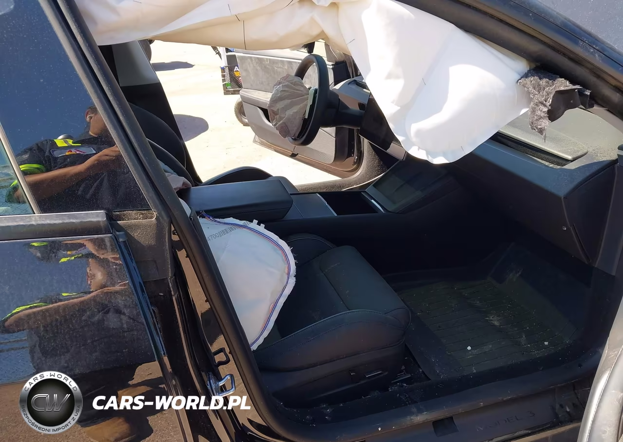 2025 Tesla Model 3 Performance All-Wheel Drive VIN:5YJ3E1ET2SF077433 - 5