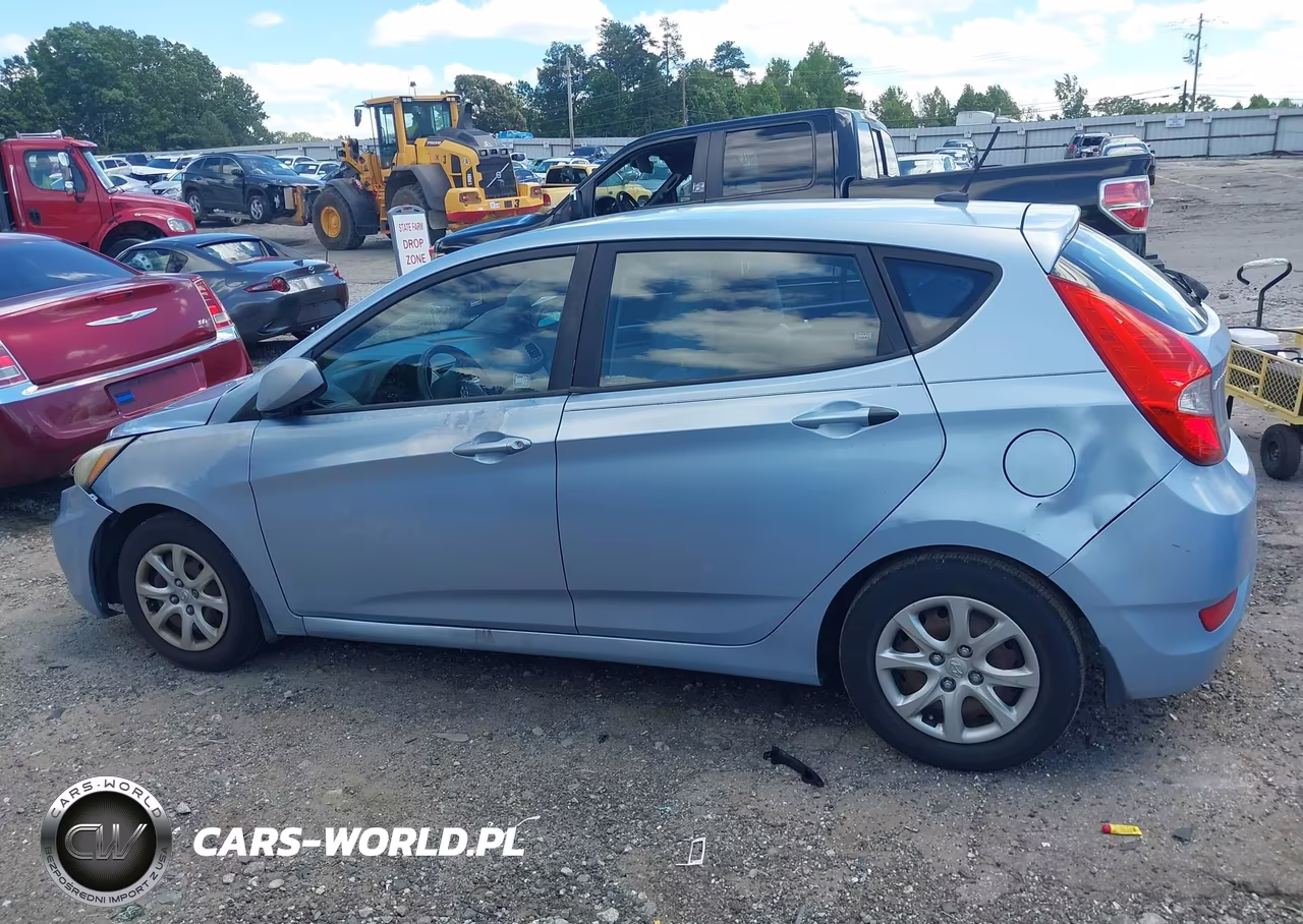 2013 Hyundai Accent Gs VIN:KMHCT5AE1DU081127 - 14