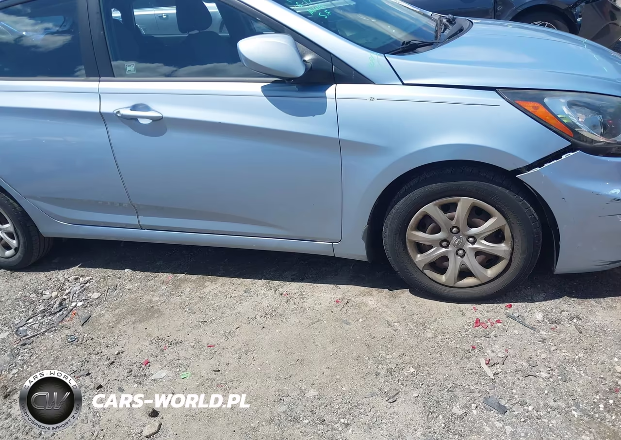 2013 Hyundai Accent Gs VIN:KMHCT5AE1DU081127 - 17