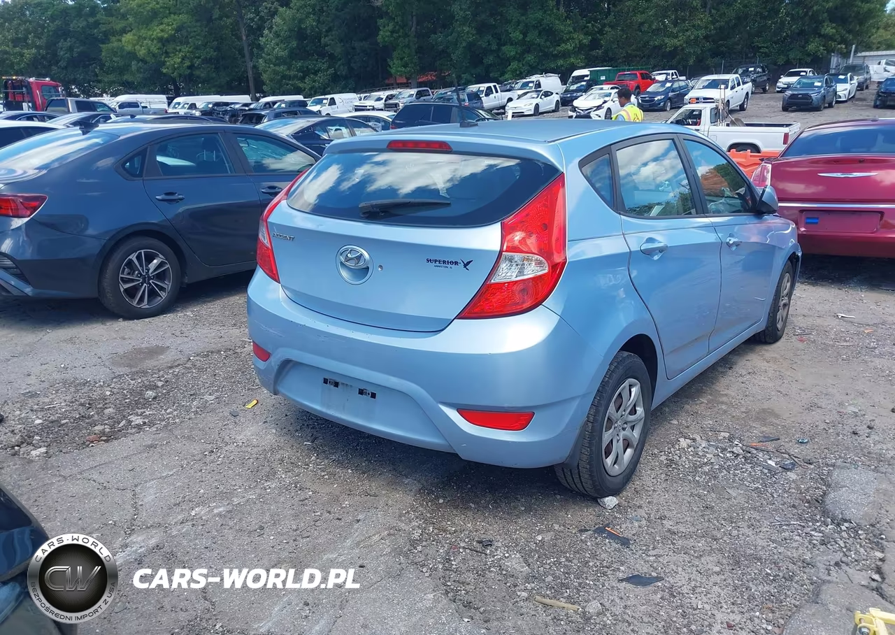 2013 Hyundai Accent Gs VIN:KMHCT5AE1DU081127 - 4