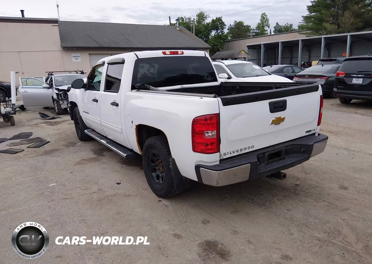 2010 Chevrolet Silverado 1500 Ls VIN:3GCRKREA9AG179062 - 3