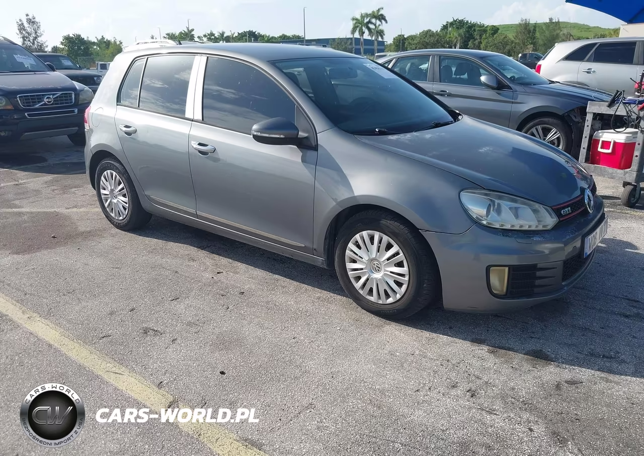 2013 Volkswagen Golf 2.5L 4-Door