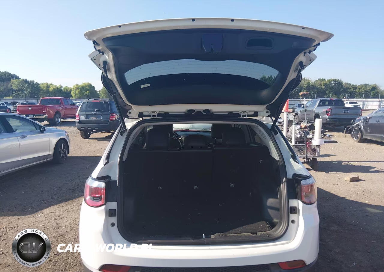 2020 Jeep Compass Trailhawk 4X4 VIN:3C4NJDDBXLT214782 - 17