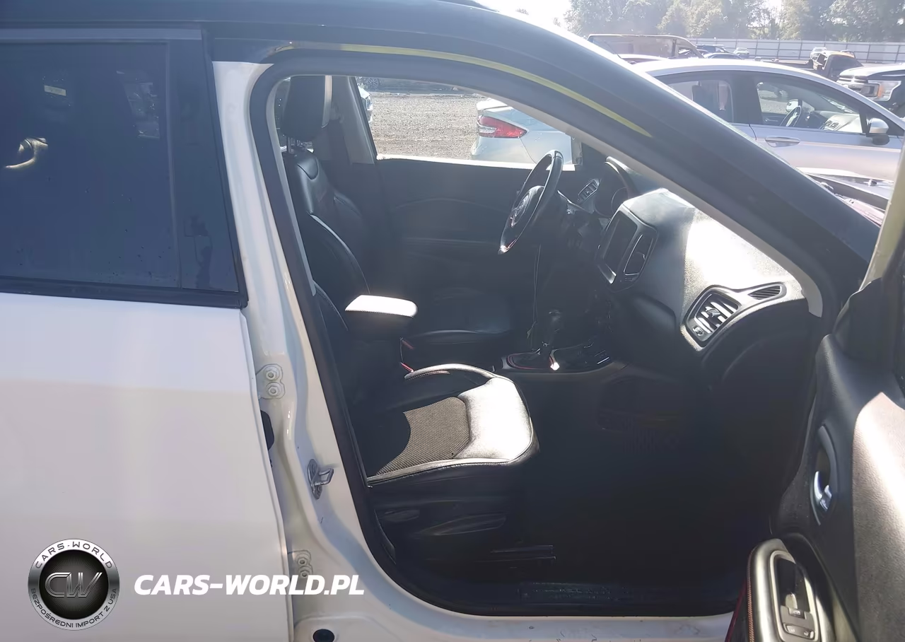 2020 Jeep Compass Trailhawk 4X4 VIN:3C4NJDDBXLT214782 - 5