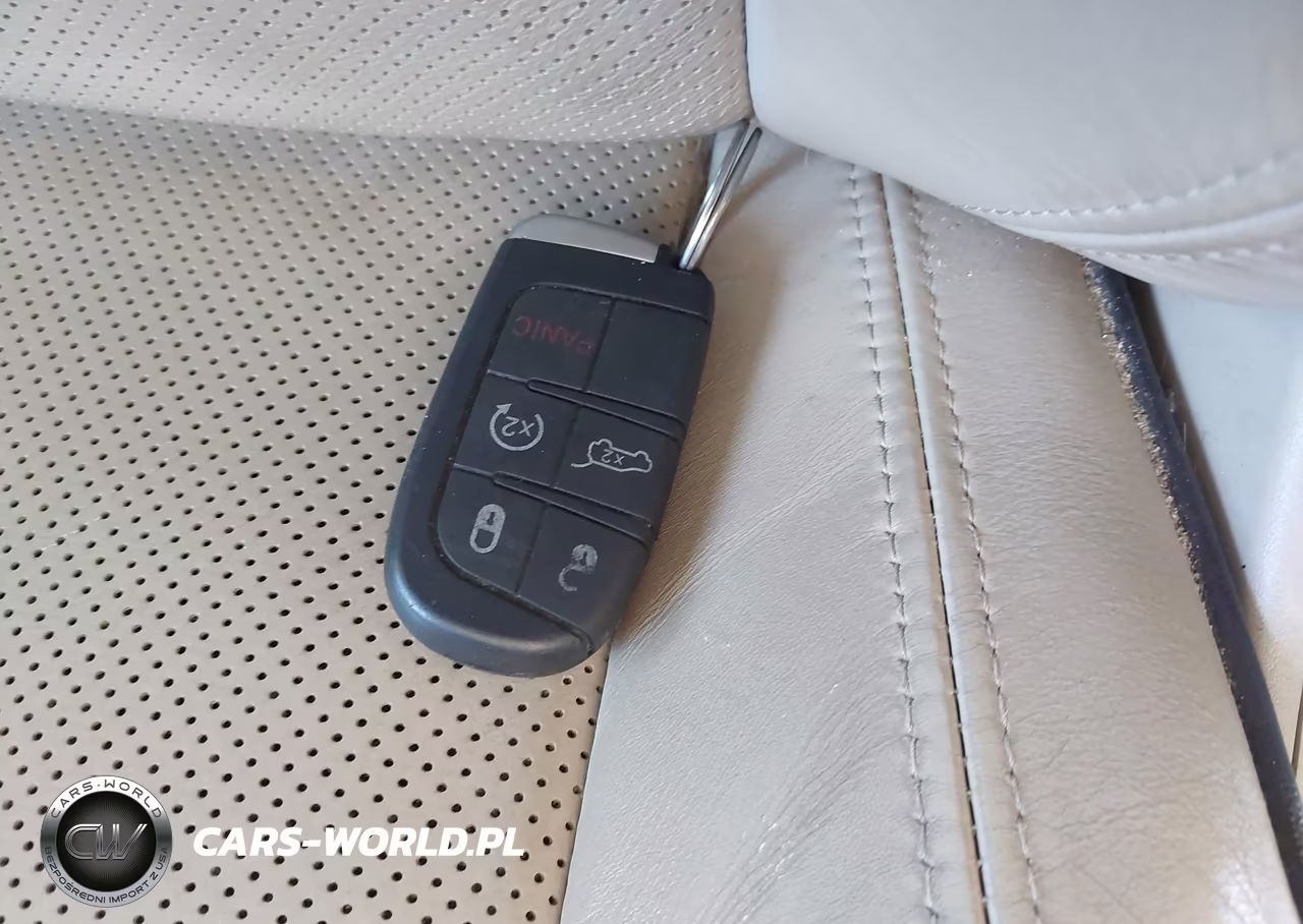 2014 Jeep Grand Cherokee Overland VIN:1C4RJFCGXEC340049 - 11