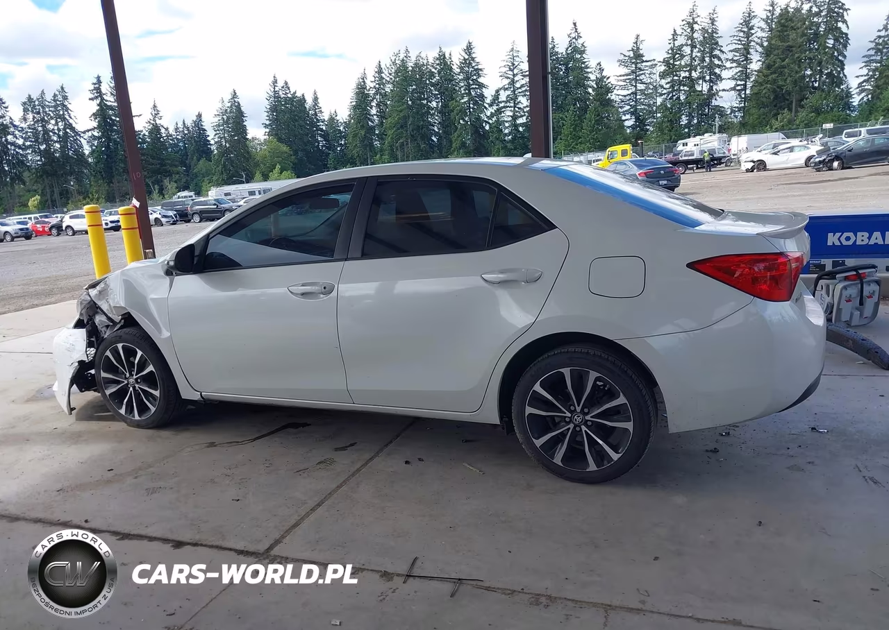 2018 Toyota Corolla Se VIN:5YFBURHE0JP802816 - 14