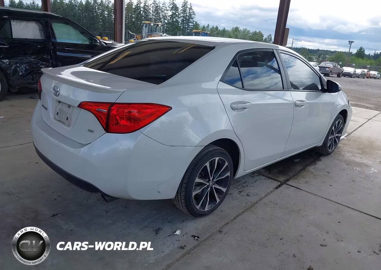 2018 Toyota Corolla Se VIN:5YFBURHE0JP802816 - 4
