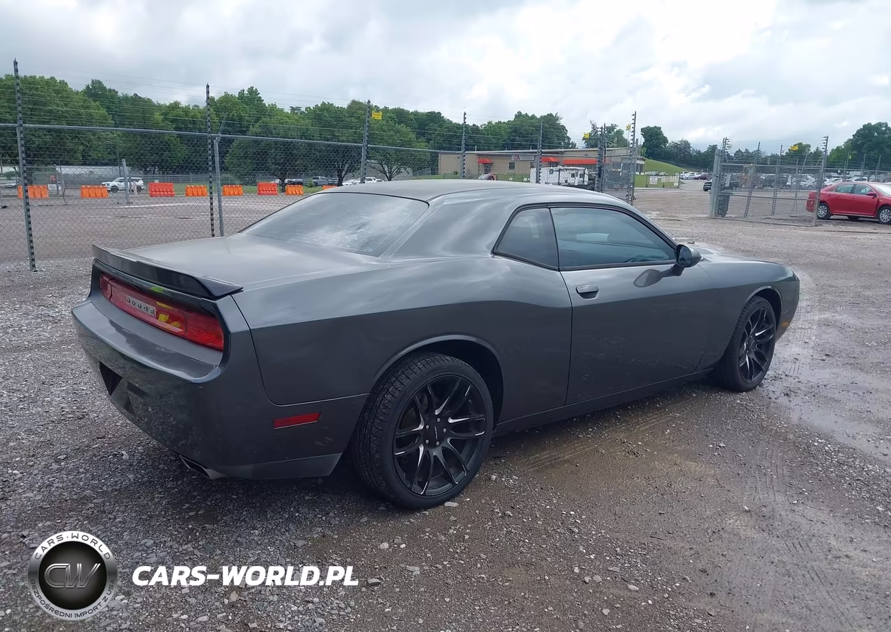 2013 Dodge Challenger Sxt VIN:2C3CDYAG3DH592897 - 4