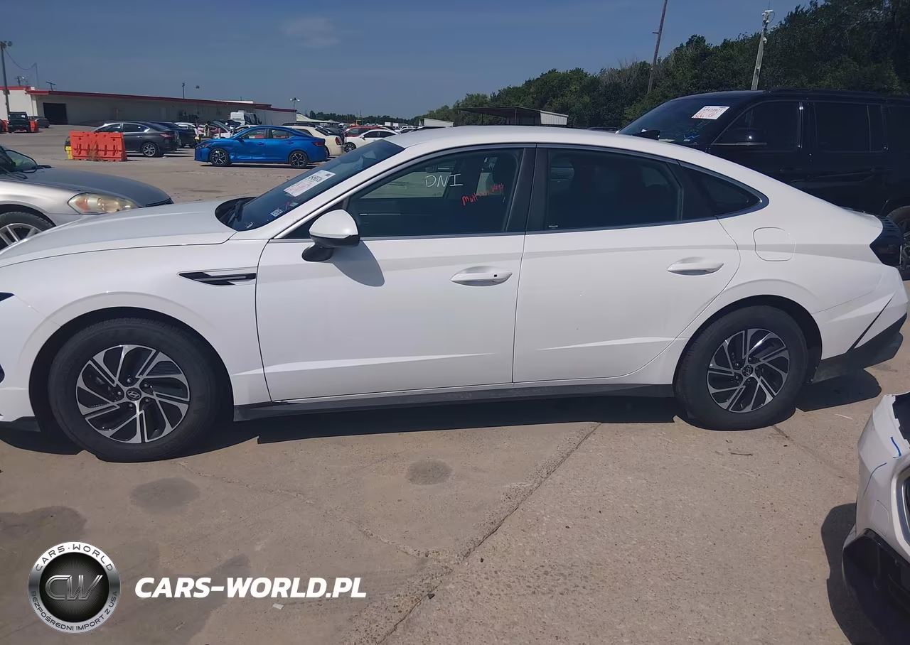2026 Hyundai Sonata Hybrid Blue VIN:KMHL24JJ8TA147764 - 14