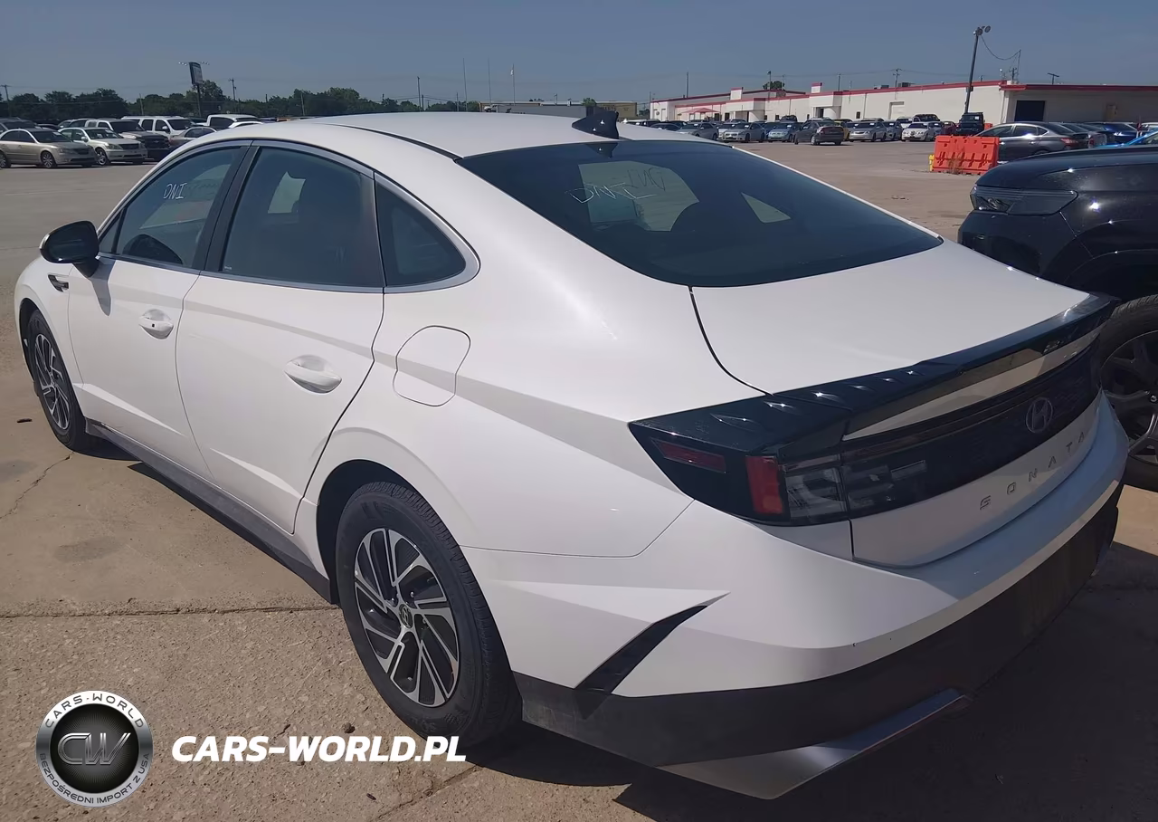 2026 Hyundai Sonata Hybrid Blue VIN:KMHL24JJ8TA147764 - 3