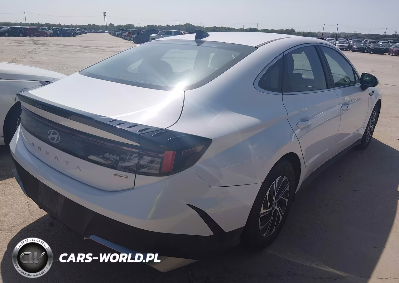 2026 Hyundai Sonata Hybrid Blue VIN:KMHL24JJ8TA147764 - 4