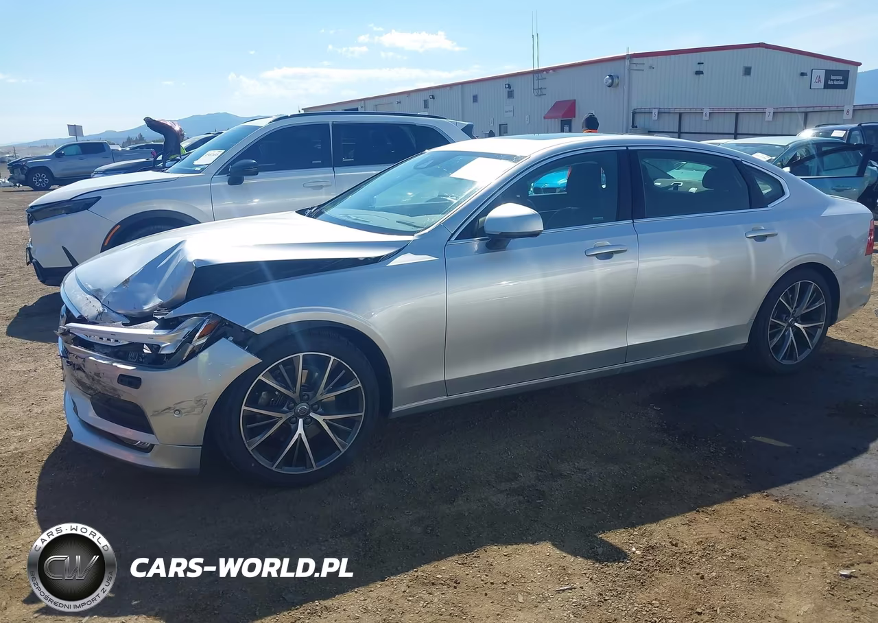 2018 Volvo S90 T5 Momentum VIN:LVY982MK6JP031181 - 2