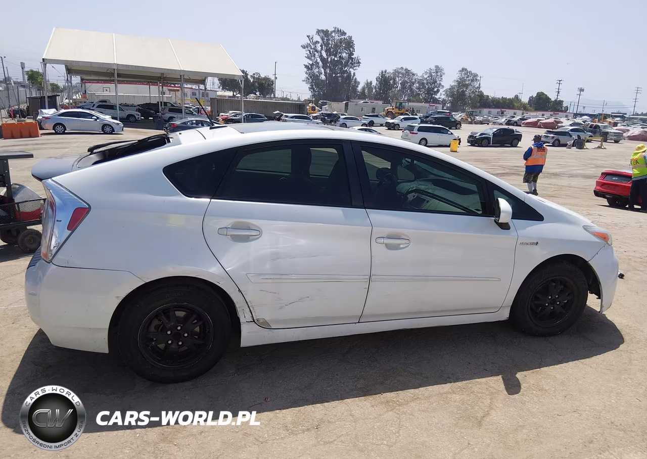 2015 Toyota Prius Four VIN:JTDKN3DU0F1902711 - 13