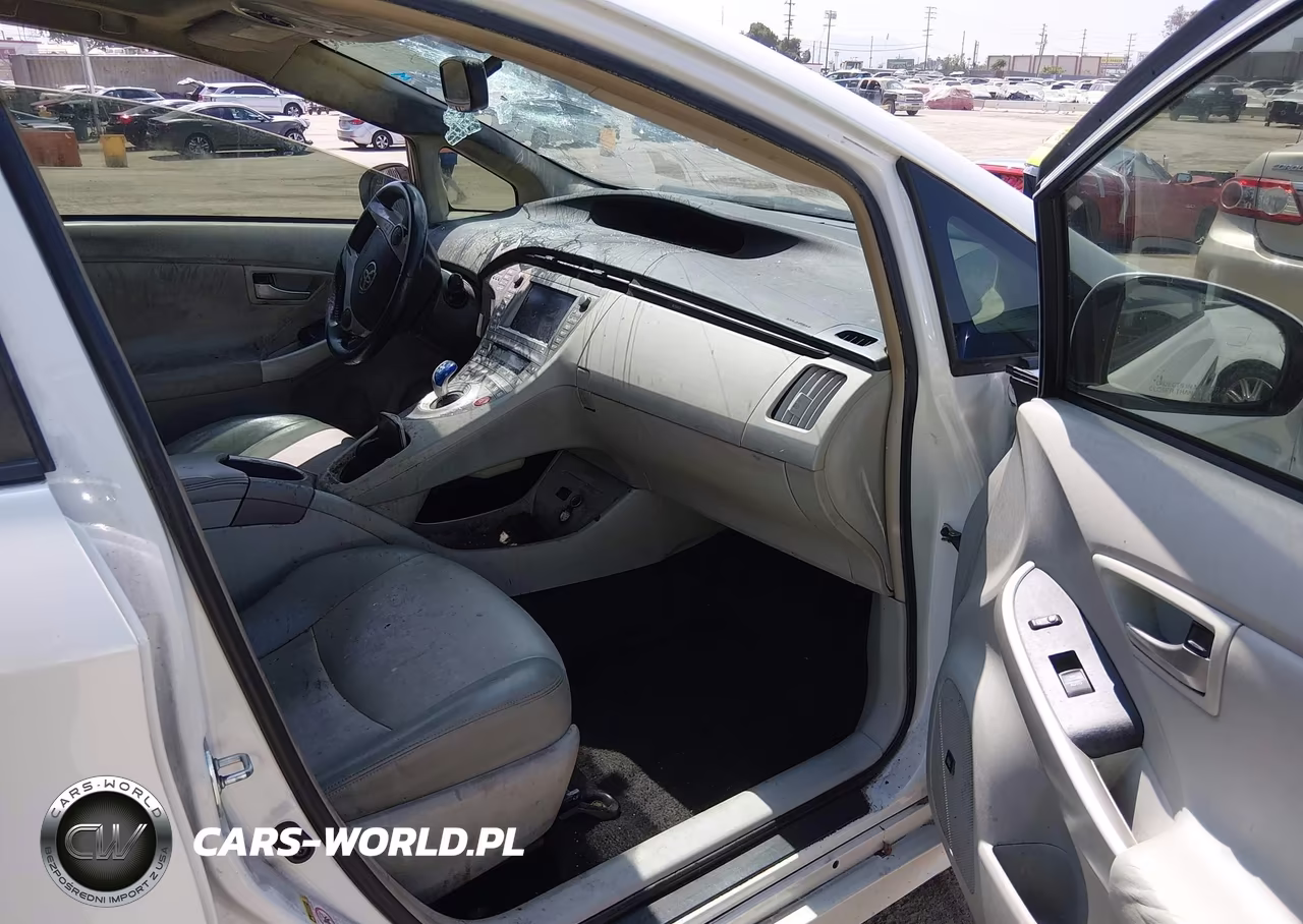 2015 Toyota Prius Four VIN:JTDKN3DU0F1902711 - 5