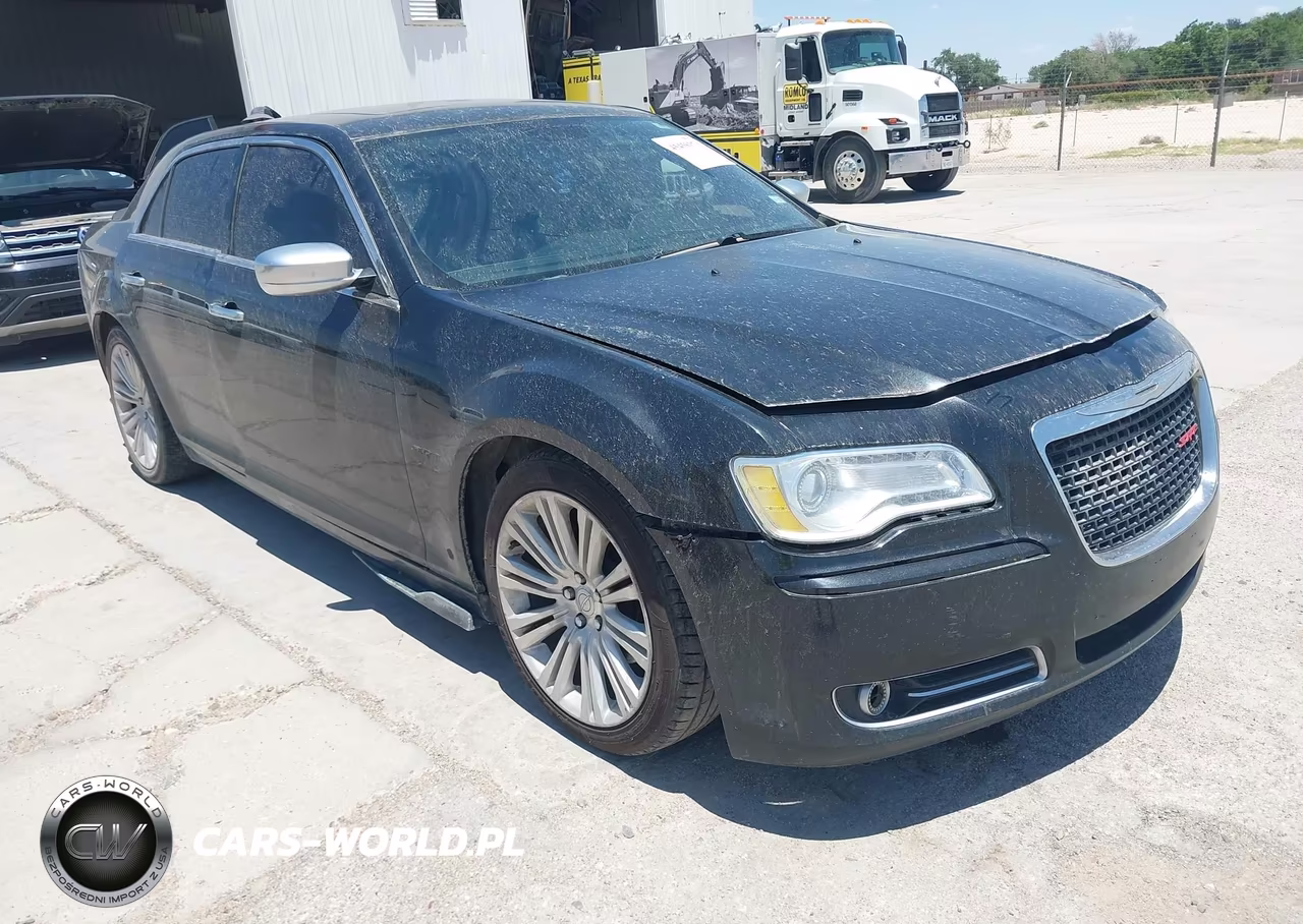 2013 Chrysler 300C John Varvatos Luxury Edition – zdjęcie 1 z 16