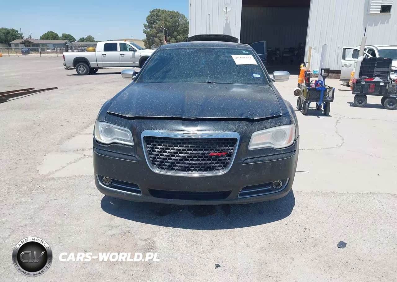 2013 Chrysler 300C John Varvatos Luxury Edition VIN:2C3CCADT3DH627554 - 12