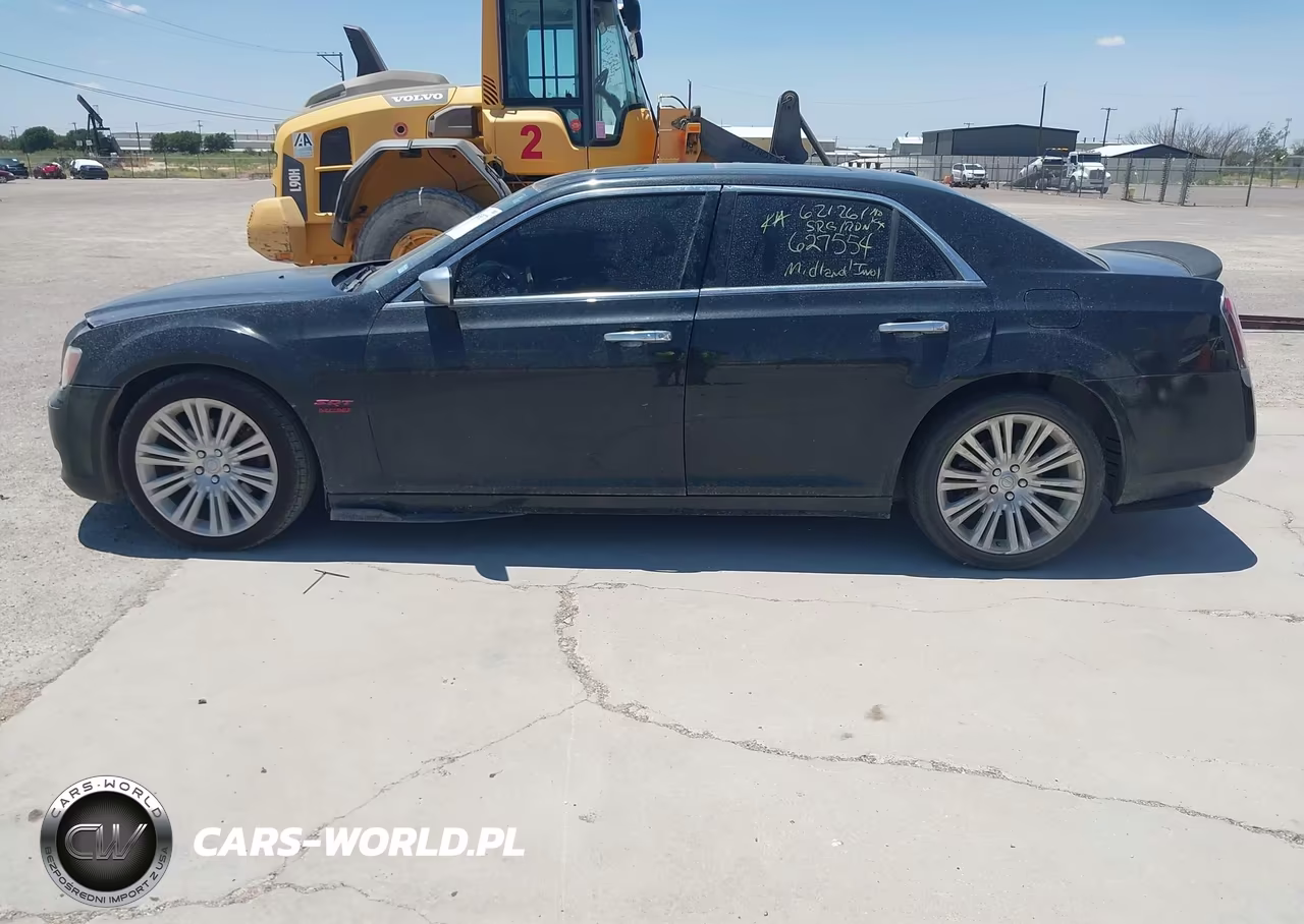 2013 Chrysler 300C John Varvatos Luxury Edition VIN:2C3CCADT3DH627554 - 14