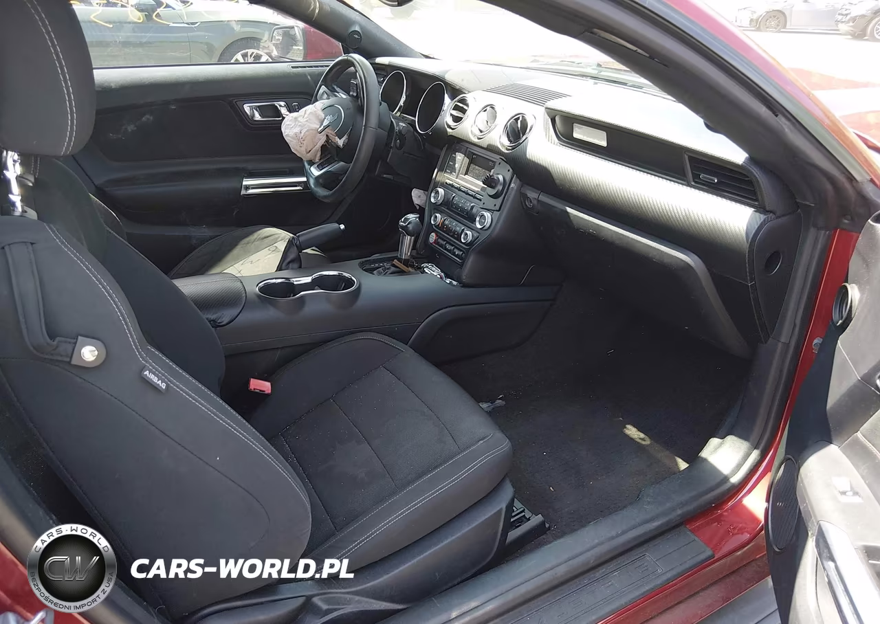 2016 Ford Mustang V6 VIN:1FA6P8AM1G5208073 - 5