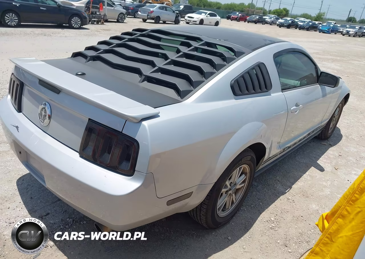 2008 Ford Mustang V6 Deluxe-V6 Premium VIN:1ZVHT80N885115798 - 4
